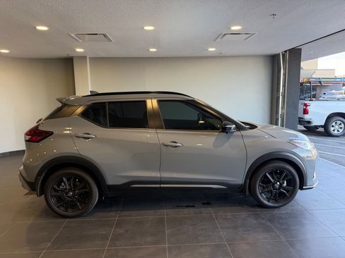 Used 2022 Nissan Kicks SR w/ Premium Package image 4