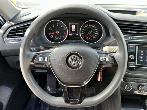 Used 2020 Volkswagen Tiguan S image 30