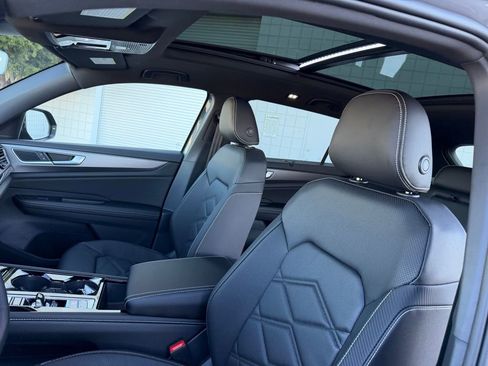 New 2026 Volkswagen Atlas Cross Sport SE FWD image 18