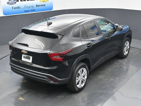 Used 2024 Chevrolet Trax LS FWD image 25