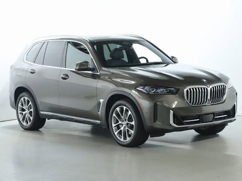 Certified 2025 BMW X5 xDrive40i w/ Premium Package image 9