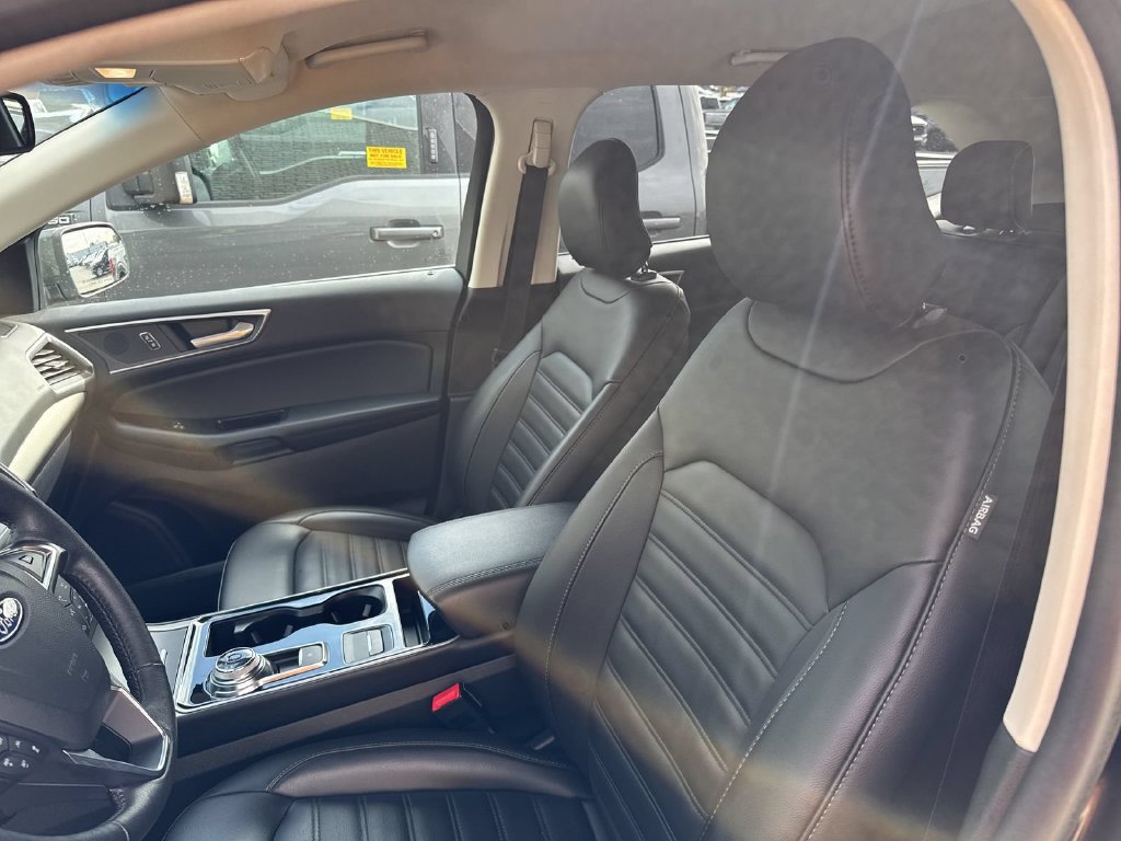 Used 2019 Ford Edge SEL w/ Equipment Group 201A AWD/4WD image 9