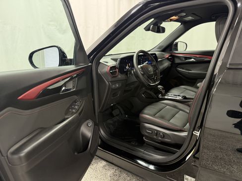 Used 2025 Chevrolet TrailBlazer RS w/ Convenience Package image 12