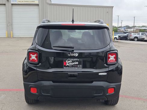 Used 2018 Jeep Renegade Latitude image 7