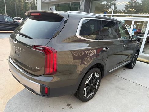 Used 2025 Kia Telluride S AWD/4WD image 2