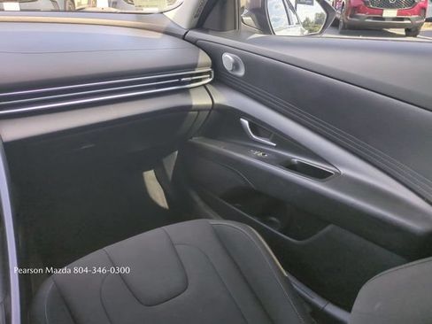 Used 2024 Hyundai Elantra SEL FWD image 17