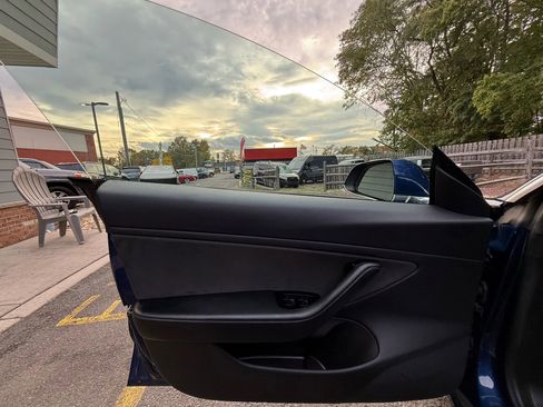 Used 2019 Tesla Model 3 Standard Range Plus image 8