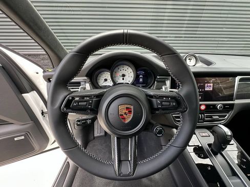 Used 2026 Porsche Macan AWD/4WD image 24