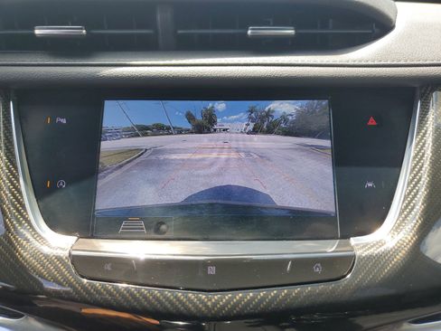 Used 2021 Cadillac XT6 Premium Luxury image 24