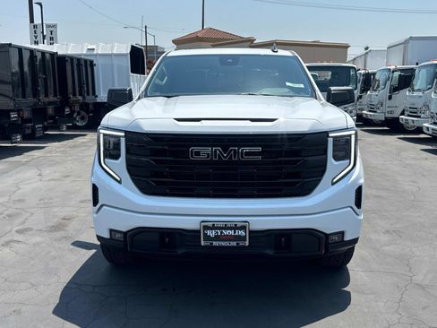 New 2026 GMC Sierra 1500 Elevation image 2