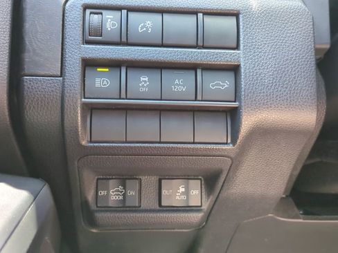 Used 2024 Toyota Tacoma Limited w/ Limited Package (LT) AWD/4WD image 28