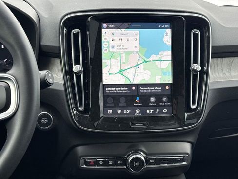 Certified 2024 Volvo XC40 B5 Ultimate w/ Protection Package Premier AWD/4WD image 12