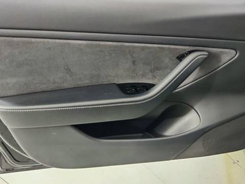 Used 2019 Tesla Model 3 RWD image 9