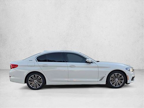 Used 2019 BMW 530e w/ Premium Package image 4