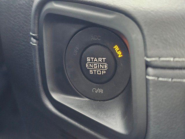 Used 2025 Jeep Wrangler Unlimited Rubicon w/ Safety Group AWD/4WD image 30