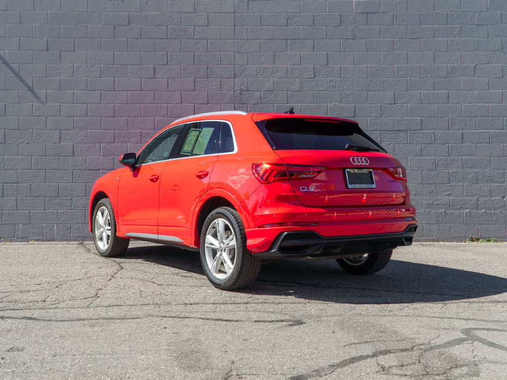 Used 2020 Audi Q3 2.0T Premium Plus w/ Premium Plus Package AWD/4WD image 3