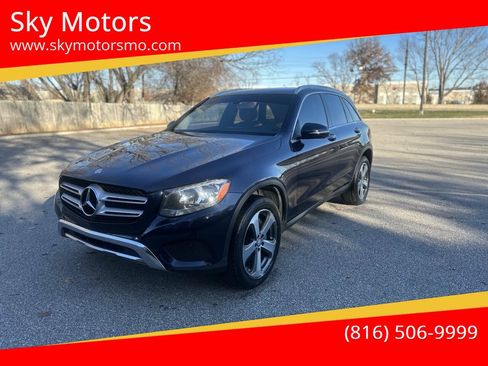 Used 2017 Mercedes-Benz GLC 300 4MATIC w/ Premium 1 Package image 1