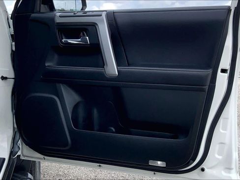 Used 2022 Toyota 4Runner SR5 RWD image 22