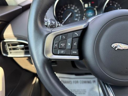 Used 2020 Jaguar F-PACE Prestige image 35