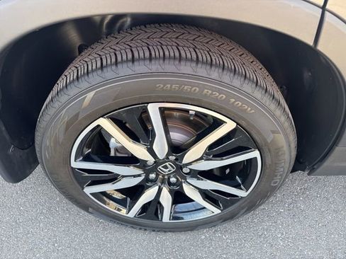 Used 2022 Honda Pilot Touring image 16