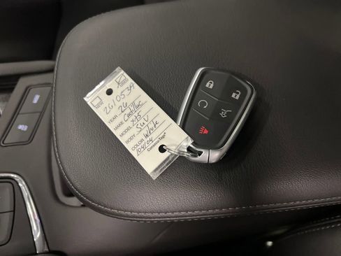 Certified 2026 Cadillac XT5 Premium Luxury w/ LPO, Floor Liner Package image 29