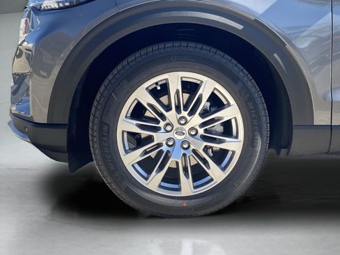 New 2026 Ford Explorer Platinum image 36