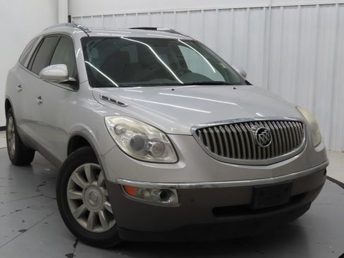 Used 2011 Buick Enclave CXL FWD image 1