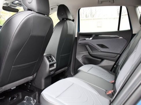 New 2026 Volkswagen Tiguan SE AWD/4WD image 17