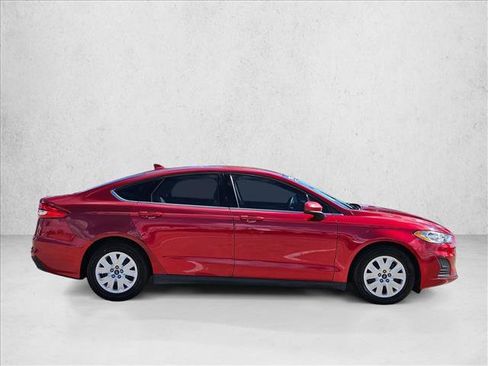 Used 2020 Ford Fusion S image 4