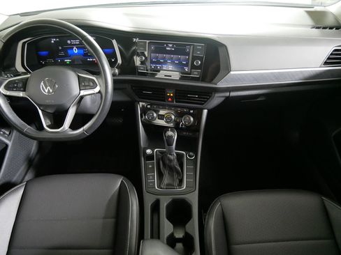 Used 2024 Volkswagen Jetta SE FWD image 10