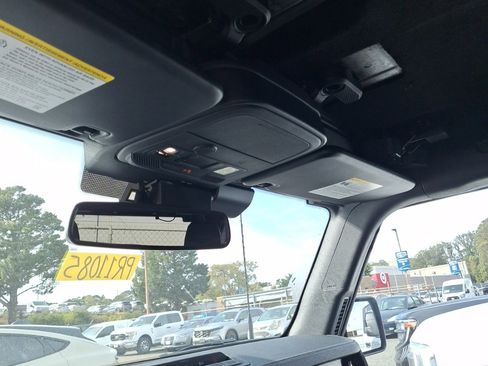 Used 2025 Ford Bronco Outer Banks image 13