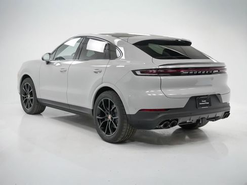 Certified 2025 Porsche Cayenne Coupe AWD/4WD image 3