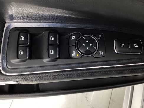 Used 2017 Lincoln Continental Premiere image 37