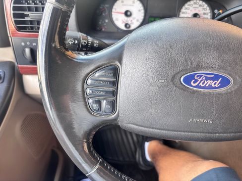 Used 2005 Ford F350 Lariat AWD/4WD image 13
