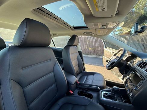 Used 2012 Volkswagen Jetta SE image 24