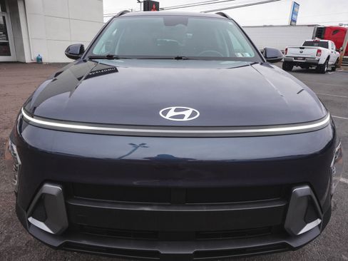 Used 2025 Hyundai Kona SEL image 2