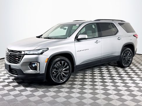 Used 2024 Chevrolet Traverse RS image 4