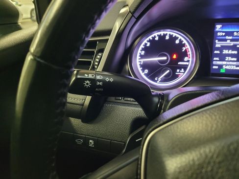 Used 2022 Toyota Camry SE image 30