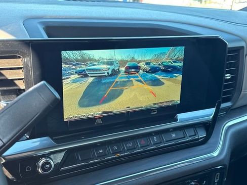 Used 2024 GMC Sierra 1500 SLT image 18