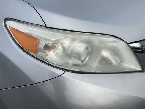 Used 2014 Toyota Sienna XLE image 12