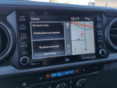 Used 2021 Toyota Tacoma TRD Off-Road image 19