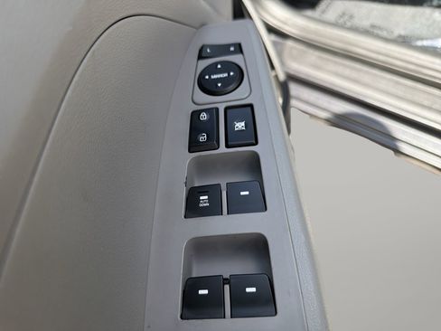 Used 2020 Hyundai Elantra SE FWD image 17