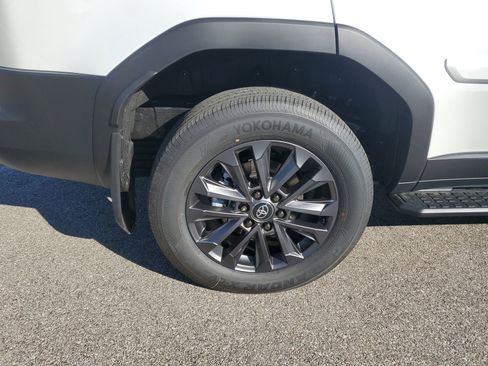 New 2026 Toyota Land Cruiser image 5