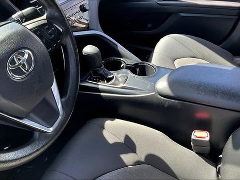 Used 2019 Toyota Camry LE image 17