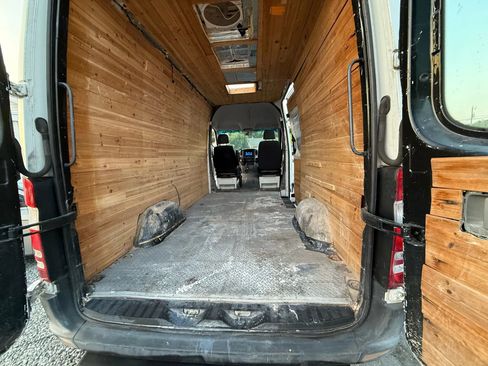 Used 2008 Dodge Sprinter 2500 image 19