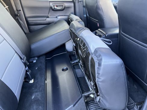 Used 2019 Toyota Tacoma TRD Sport w/ Technology Package AWD/4WD image 21