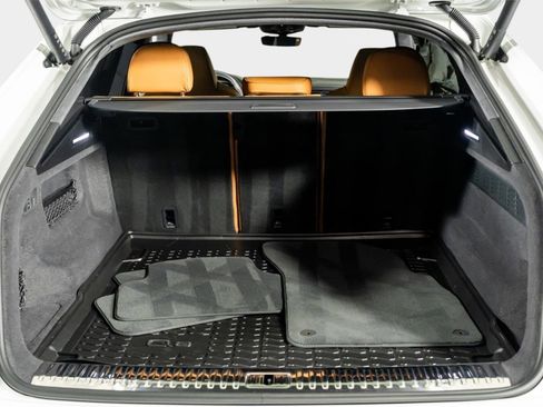 Used 2025 Audi RS Q8 performance image 58