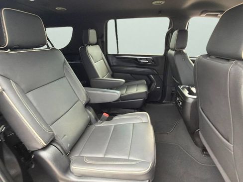 Certified 2025 Chevrolet Suburban Premier AWD/4WD image 32