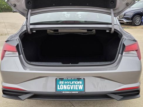 Used 2023 Hyundai Elantra SEL w/ Convenience Package FWD image 8