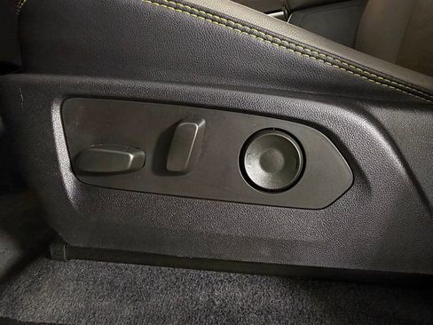 Used 2023 Chevrolet Colorado ZR2 w/ ZR2 Convenience Package III image 23